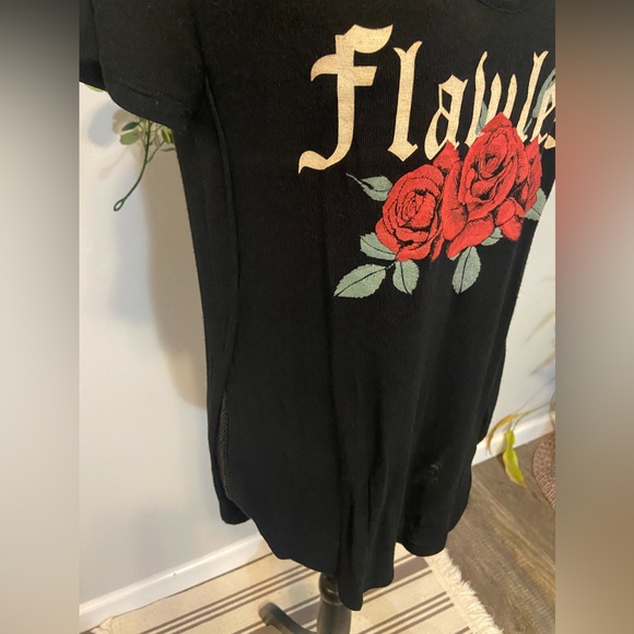 Long Lightweight Tee - Picture 7 of 7